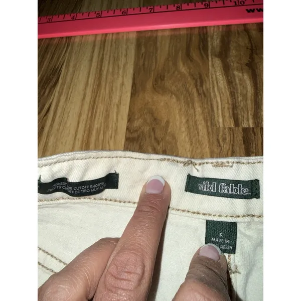 Wild Fable Women's Sz 6 Super High Rise Cutoff‎ Off-White Denim Jean Shorts - Image 2