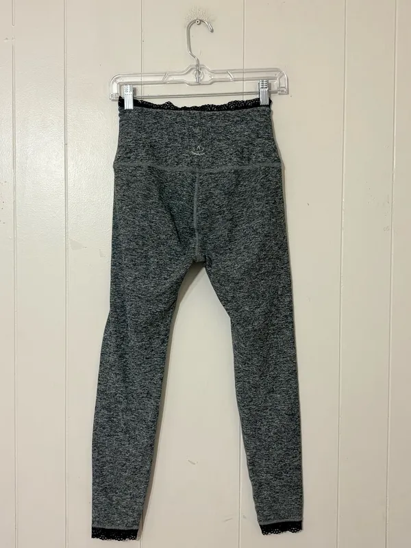 Beyond Yoga Heather Gray Black Lace Trim High Rise Leggings Size M - Image 6