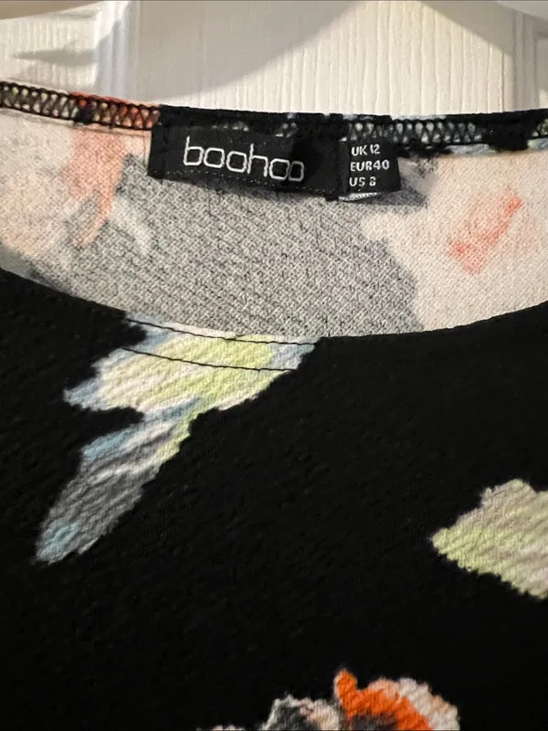 Boohoo Black Floral Mini Dress with Orange and Cream Blooms - Image 4