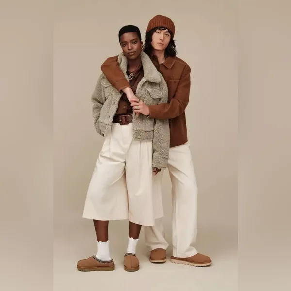 UGG NIB Tasman Slippers Shoes Chestnut Color Size 6 Women - Image 4