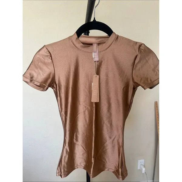 SKIMS T-shirt, Shine Spandex Tee, NWT, Sienna - Image 4