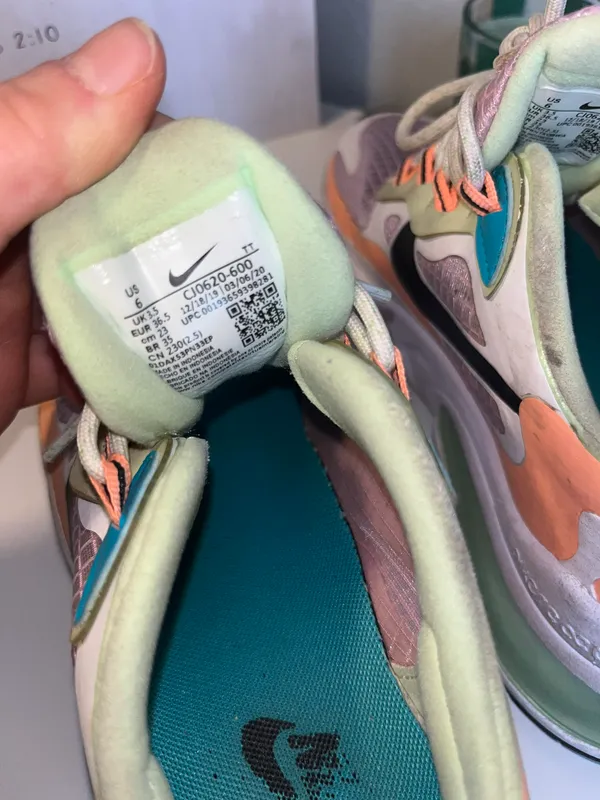 Nike Women’s Air Max 270 React - Image 4