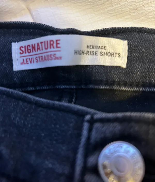 Levi Strauss High-Rise Shorts - Image 2