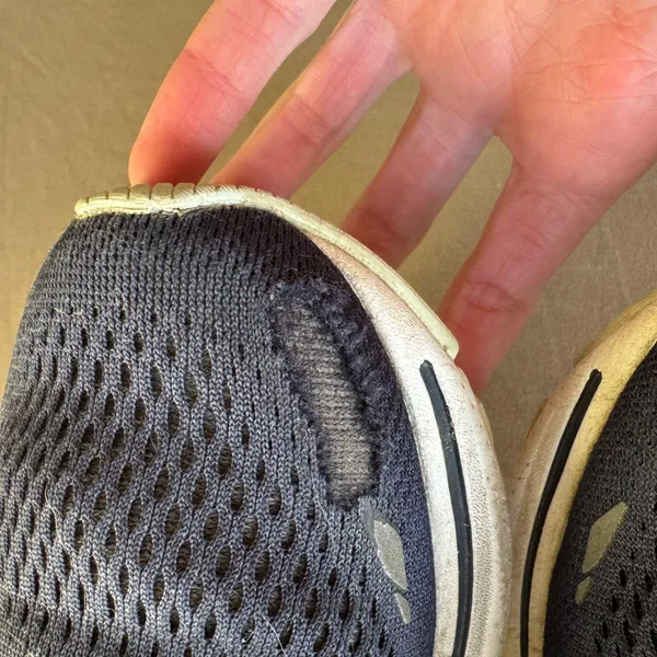 Brooks GHOST 15 Sneakers - Image 8