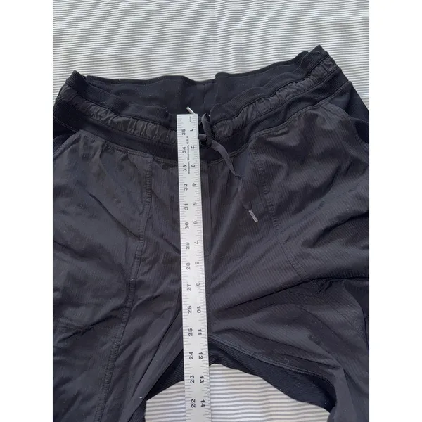 Lululemon Women's Dance Studio Crop Black Size‎ 12 - Image 7