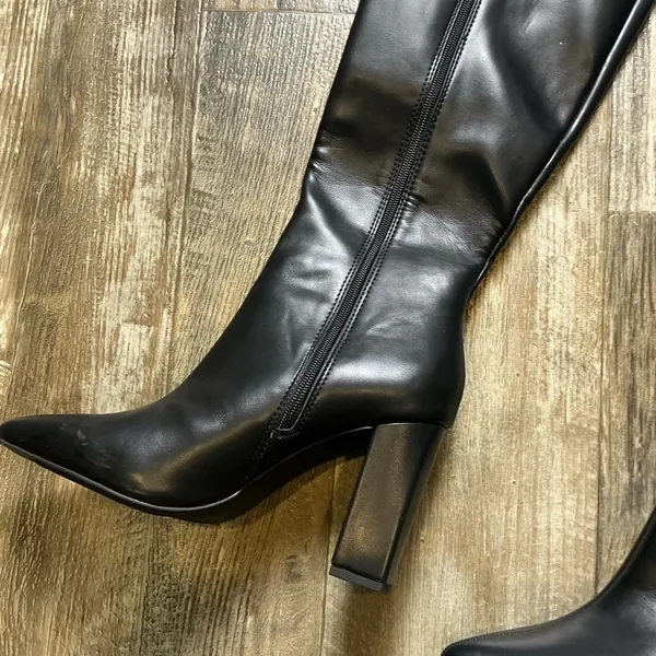 Wild Pair Black Boots Size 9 - Image 5