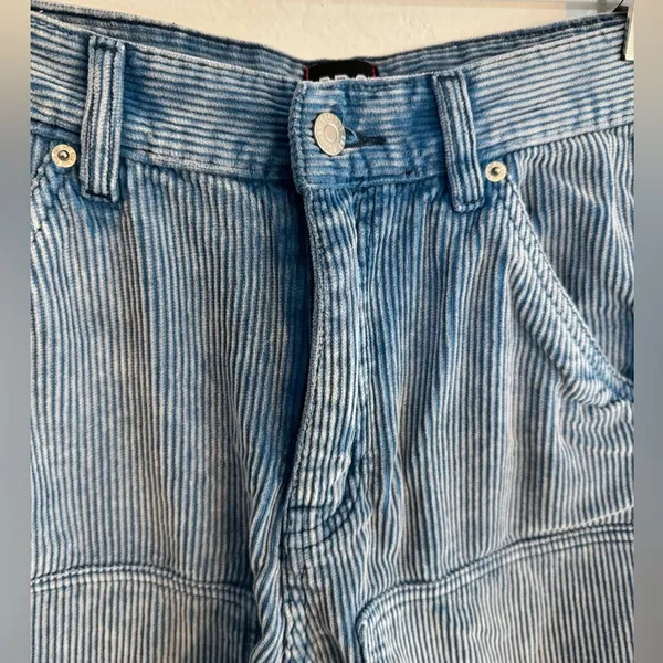 URBAN OUTFITTERS sky blue corduroy high rise carpenter cut off shorts size 27 - Image 2