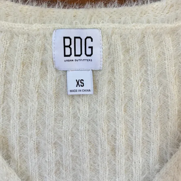 BDG Urban Outfitters Ivory Fuzzy‎ Cropped V-Neck Cardigan Sweater XS - Image 4