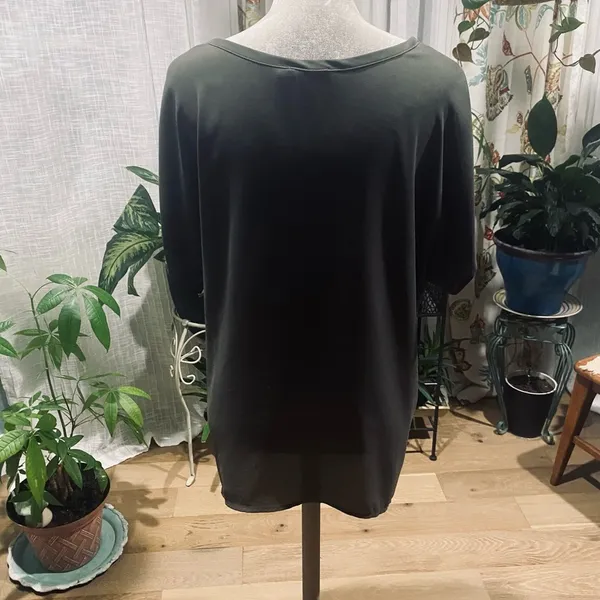 Lush Olive 🫒 Short Sleeved Top - Image 3