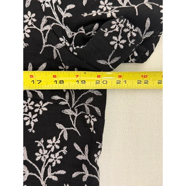 Cece Black floral top women's size large - Image 6