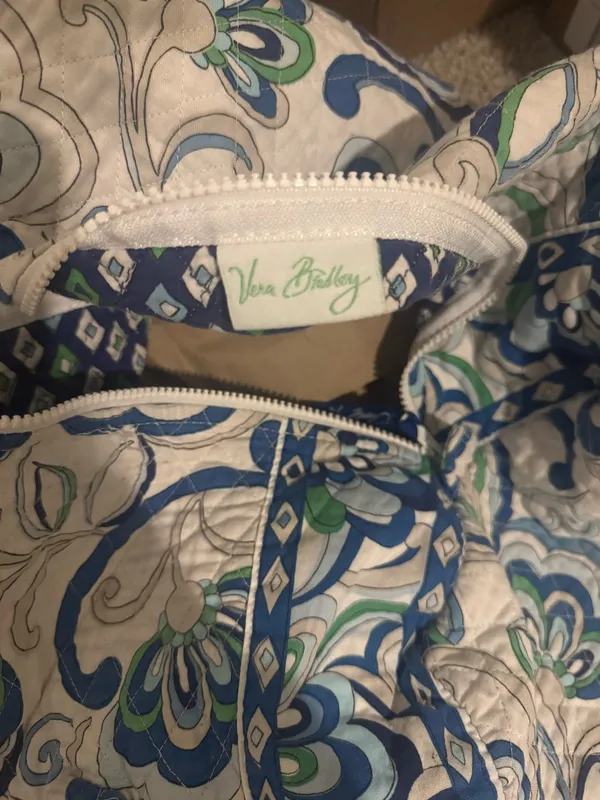 Vera Bradley Quilted Mediterranean Cotton XL Duffle Bag Zip Closure with Strap - Image 4