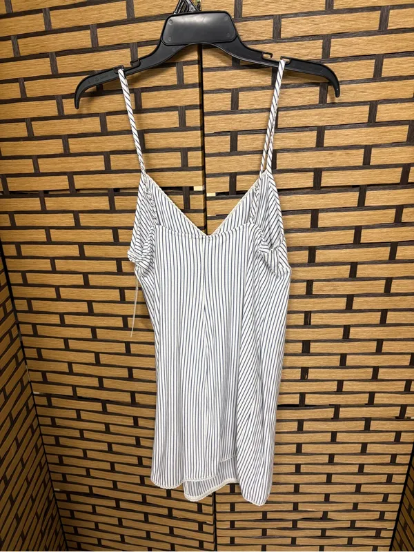 Lee white and blue stripe night gown size small - Image 2