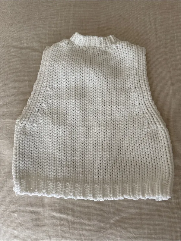 Zara White Chunky Knit Sleeveless Crop Top - Image 3