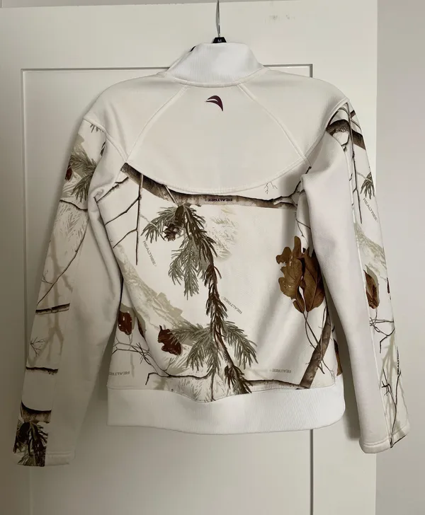 White Camo Field And Stream Jacket - Image 4