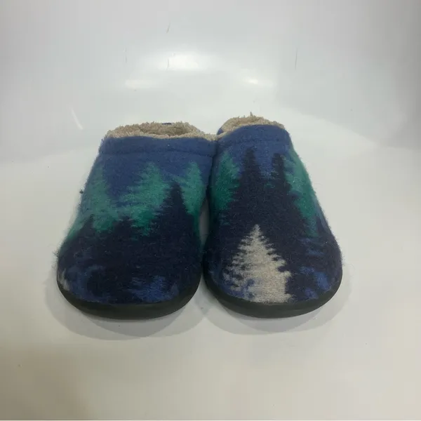 L.L. Bean women’s daybreak scuffs‎ motif slippers size 8 - Image 3
