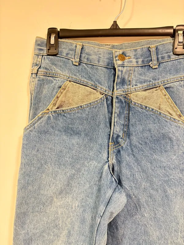 Vintage GUESS by Georges Marciano Two-Tone Jeans from the late 80s or early 90s. - Image 5
