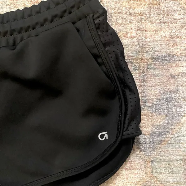 Gap Fit Women’s Drawstring Waist Athletic Shorts in Black - Image 3