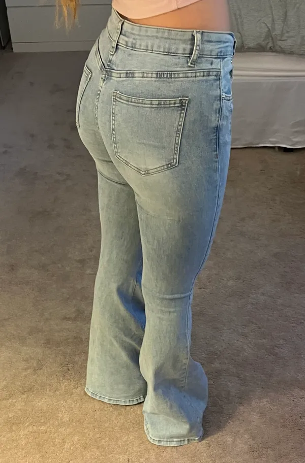 Edikted Flare Jeans - Image 2