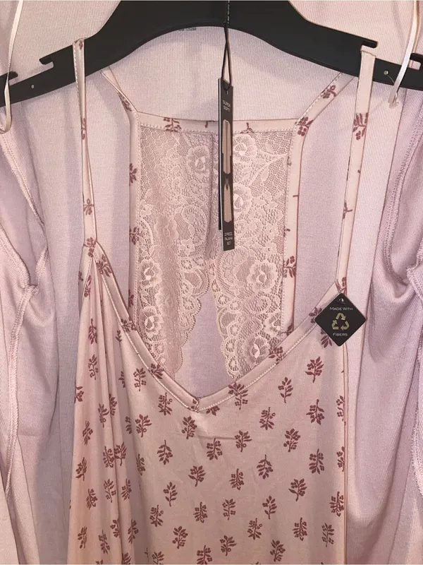 Tahari Pale Pink Floral Slip Nightdress with Matching Open Robe - Image 2
