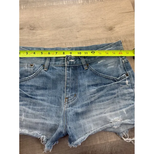Wednesday Vintage Style Distressed‎ Cut-Off Denim Shorts - Size L - Image 6