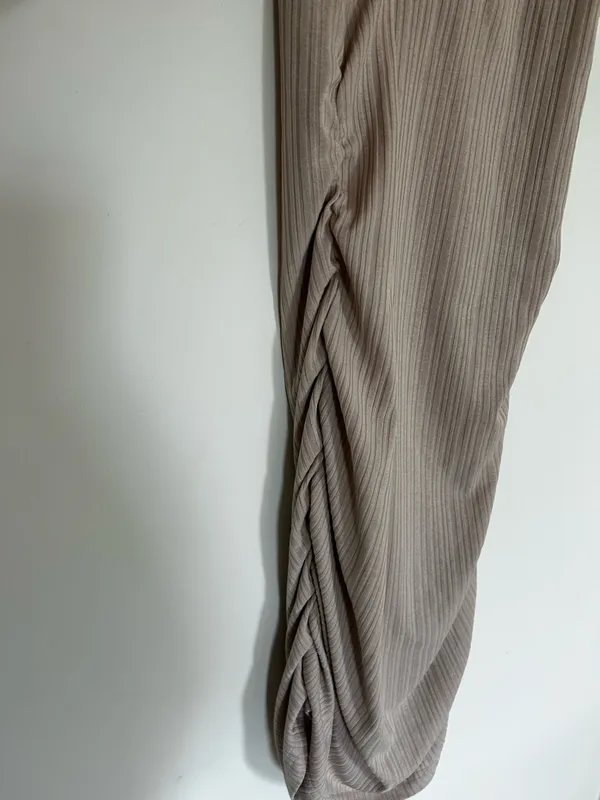 NWT‎ Cider Tan Ribbed Ruched Side Bodycon Sleeveless Midi Dress Size Large - Image 3