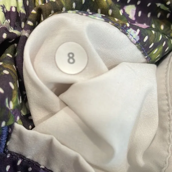 Lululemon Spring Breakaway Short Floral White Multi size 8 - Image 9