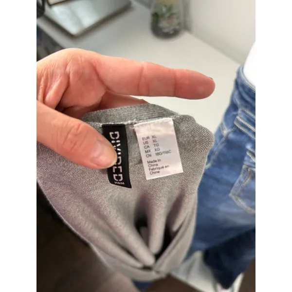 Cute Vest Size L/XL Gray Size L - Image 5