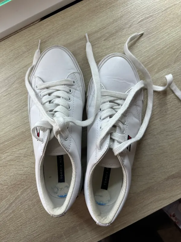 Sneakers - Image 3