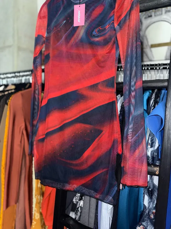 Edikted Sparks Fly Mesh Mini Dress Red Black Swirl Slit Bell Sleeve Medium New - Image 8
