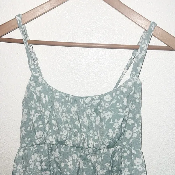 E&M Juniors Green Floral Babydoll Smocked Back Adjustable Strap Tank Top - Image 3