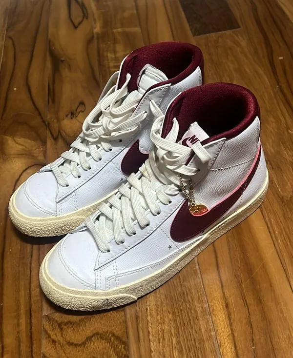 Nike Blazers - Image 3