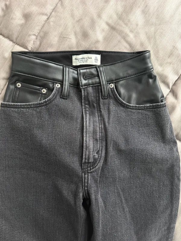 Abercrombie Jeans - Image 2