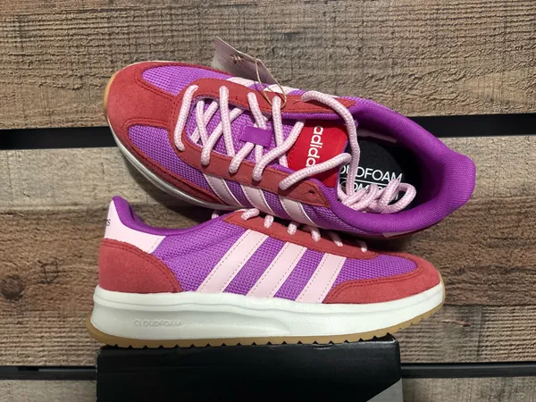 Adidas Run 70s women’s 7 - Image 2