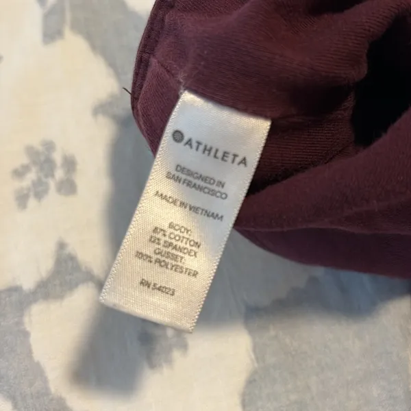 Athleta Cotton Maroon Leggings Size Medium - Image 4