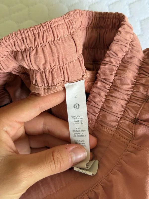 Peach Lululemon Hotty Hot Shorts 2.5 - Image 3
