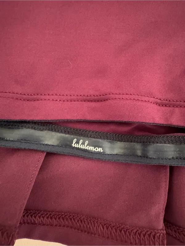lululemon Run Pace Setter Skirt skort in plum pow stripe, size 8 pleated back - Image 9