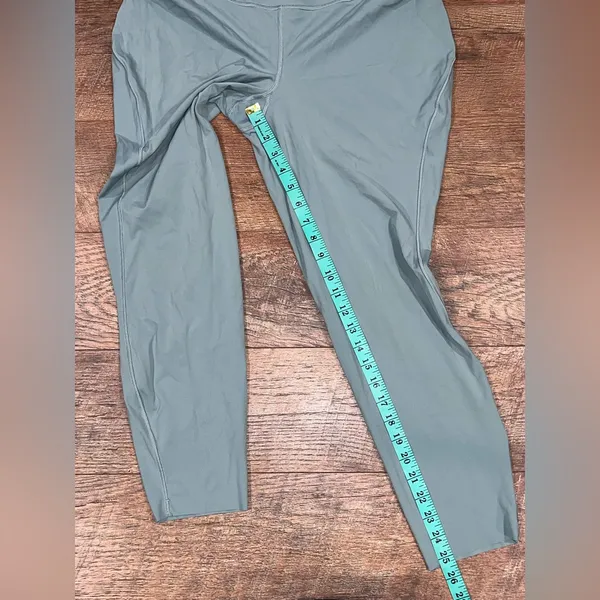 Lululemon Base Pace High-Rise Tight 25” in Misty Glade - Image 16