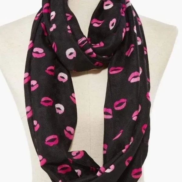 Infinity kisses scarf Black - Image 3