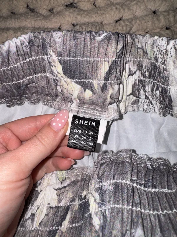 SheIn Camo shorts - Image 4