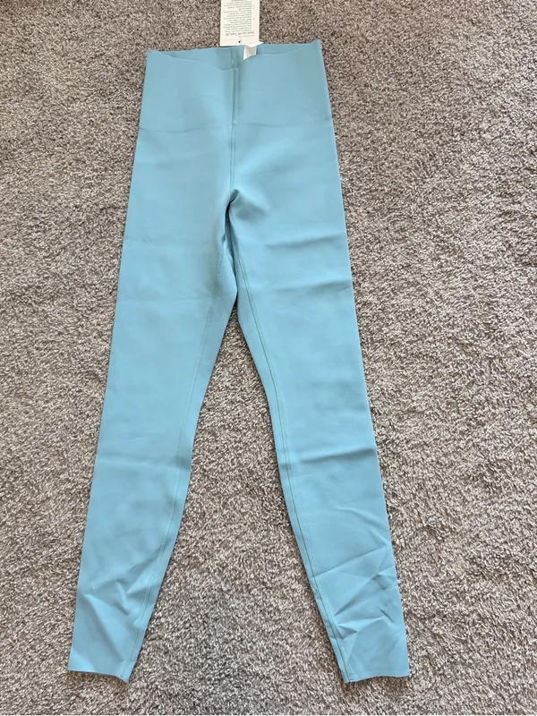 Lululemon Glow Up Super-High-Rise Tight 28" Washed Blue size 6 NWT - Image 6