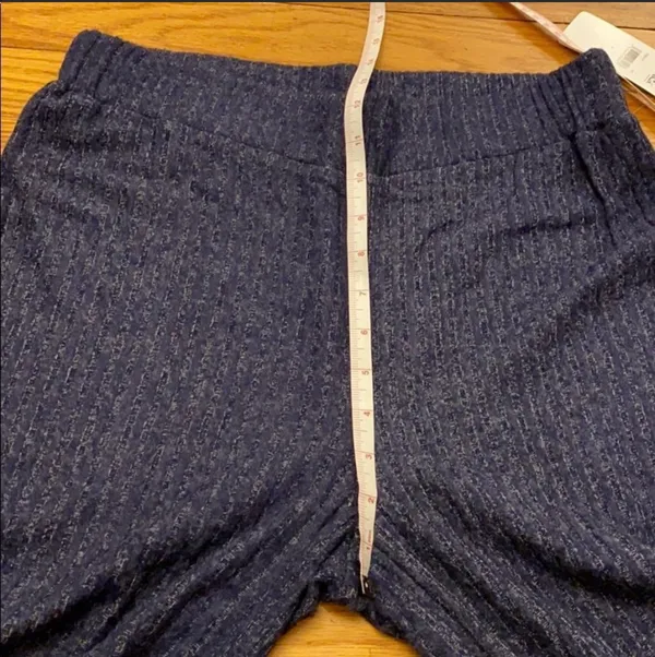 NWT  Ribbed Haci Cropped Athleisure Capri - Image 6