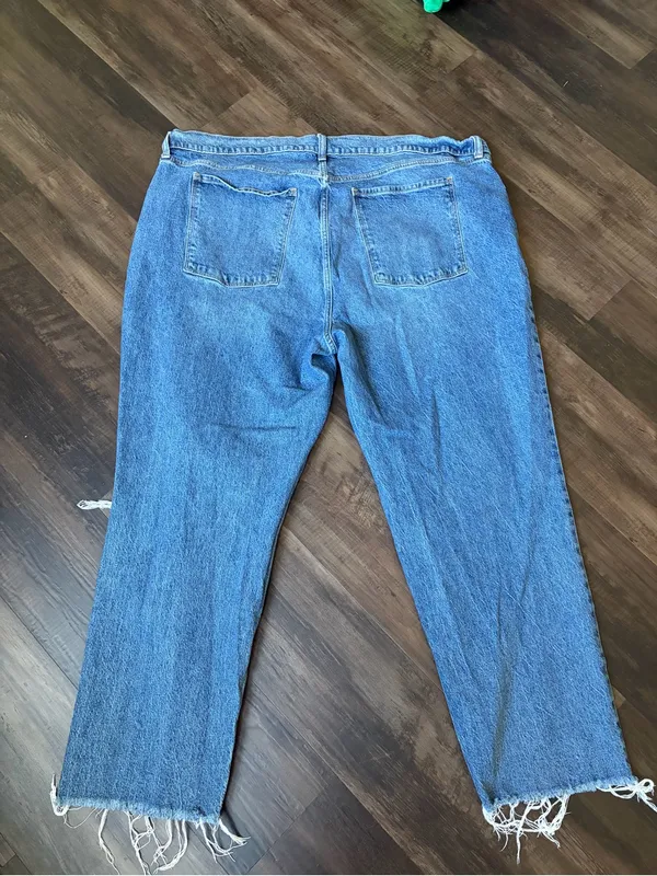 Old Navy women’s size 24 Light Blue Distressed Boyfriend Jeans - Image 3