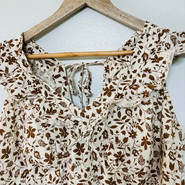 Old Navy Plus Size V Neck Flutter Sleeve Floral Print Blouse Size 2X - Image 3