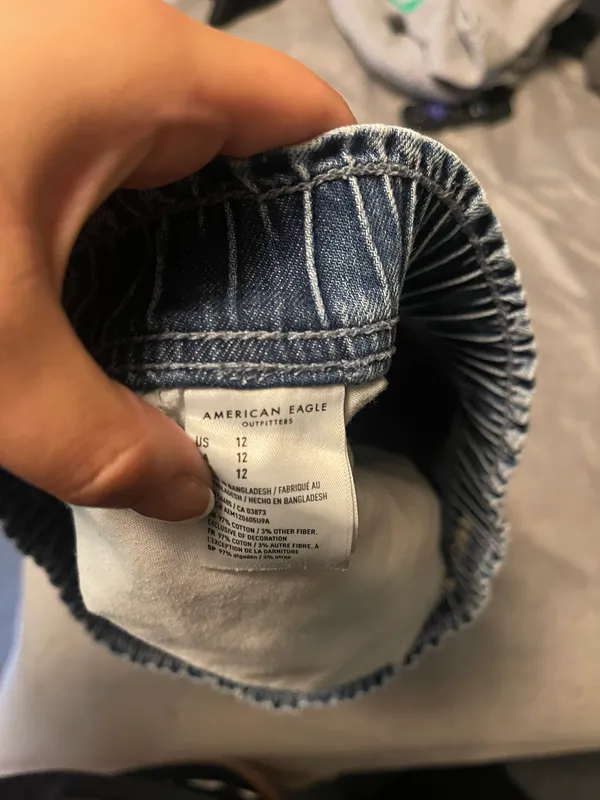 American Eagle High waisted Mom Shorts - Image 5