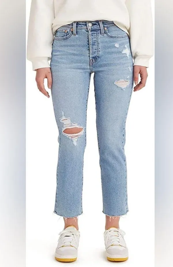 368. Levi’s high rise wedgie straight light wash distressed jeans size 28 - Image 6