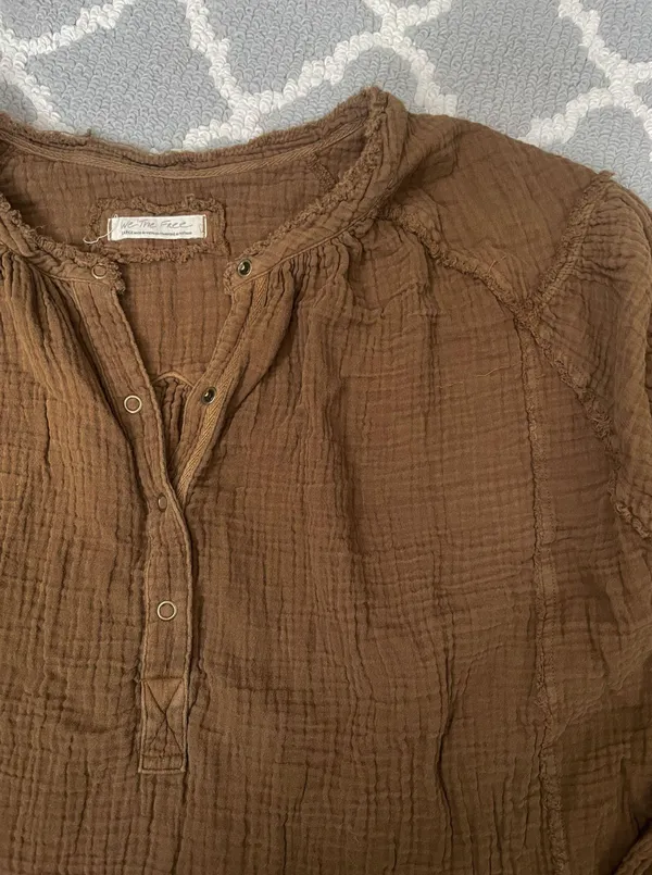 We The Free forest green oversized soft linen long sleeve Henley flowy top - Image 8