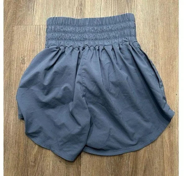 Nike One Women's Dri-FIT Ultra High-Waisted 3" Brief-Lined Shorts Gray Size S - Image 3