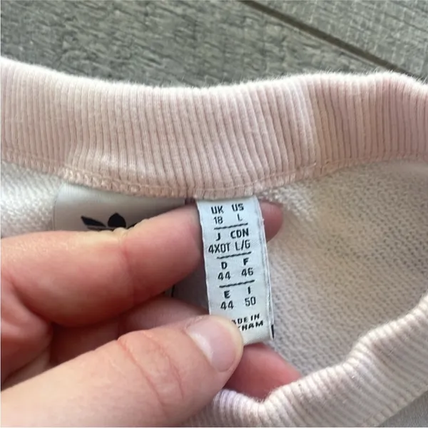 Adidas Size Large Pink Camouflage Crewneck Sweatshirt. - Image 5
