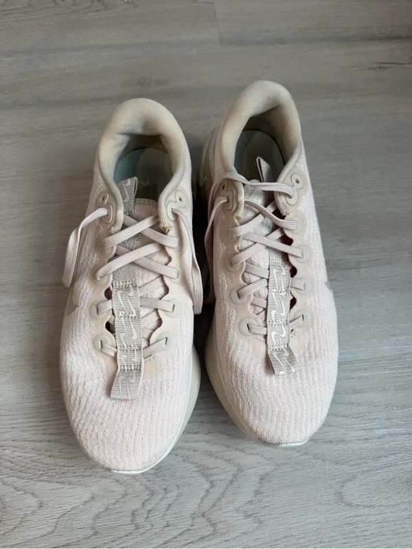 Nike Women's Beige/Tan Lightweight Sneakers - Image 2