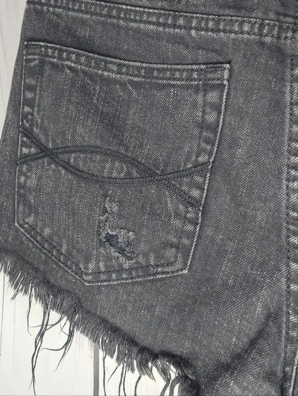 Abercrombie & Fitch Distressed Frayed Hem Cutoff Grunge 90's Punk Denim Shorts - Image 10